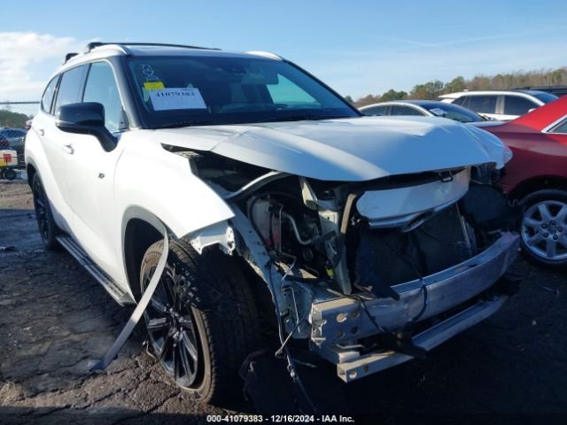 2022 Toyota Highlander v6